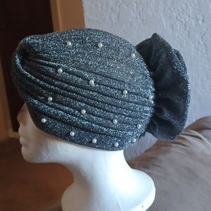 Fox Pearl decor turban with glitter beaded with the elastic knew without tag.